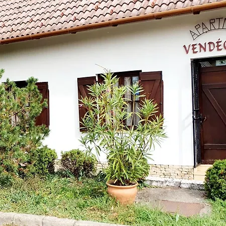 Gyoengyvendeghaz Apartment
