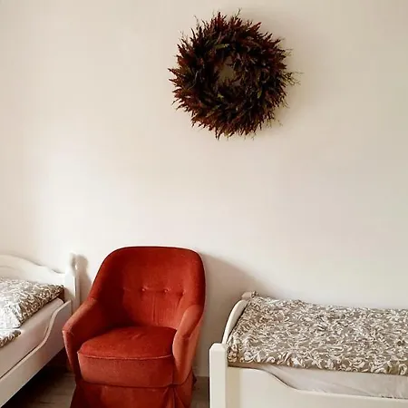 Gyoengyvendeghaz Apartment *