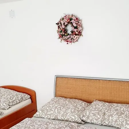 Gyoengyvendeghaz Apartament