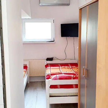 Gyoengyvendeghaz Apartment *